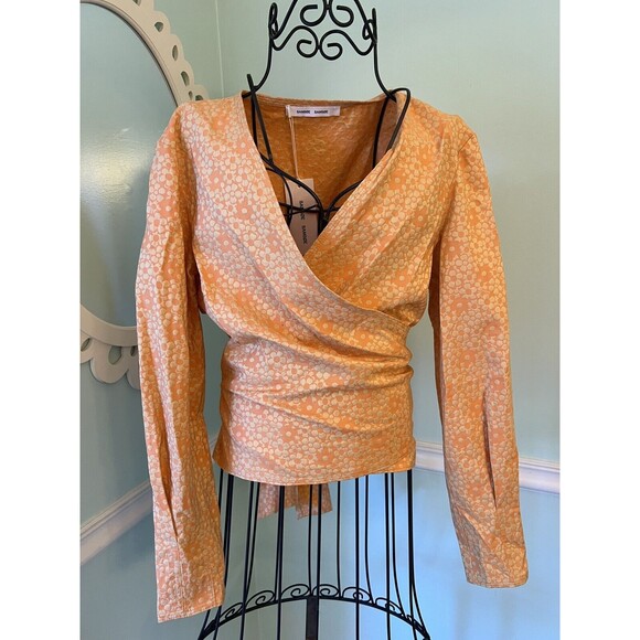 SAMSOE & Samsoe floral wrap top in coral flowers NWT - Picture 2 of 7